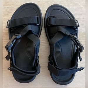 Teva Hurricane Verge Sandal - EU 39.6/US Men’s 7/US Women’s 8.5-9